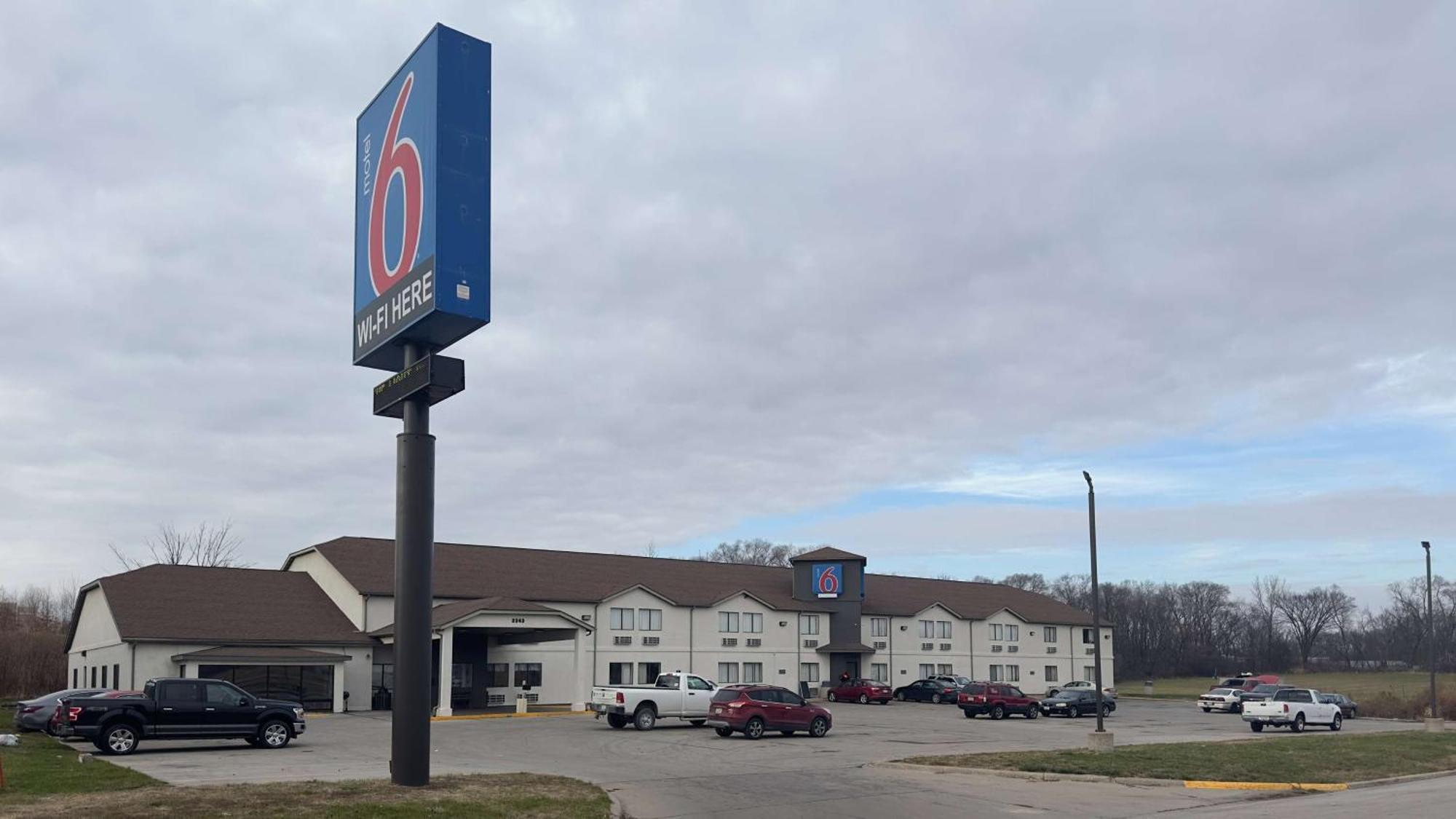 Motel 6-Waterloo, Ia Exteriör bild