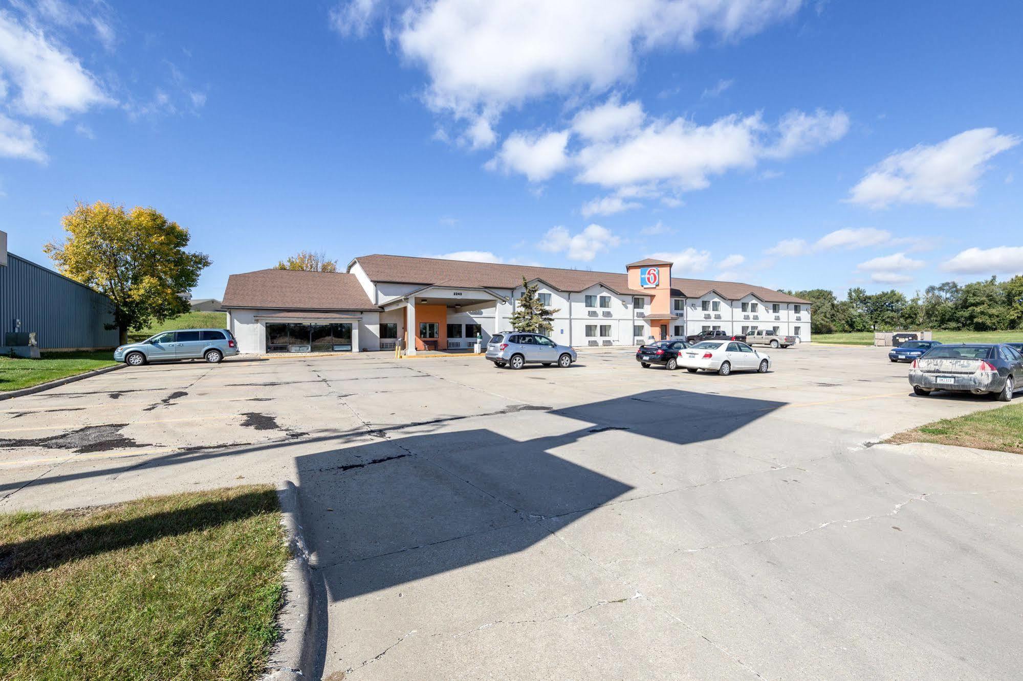 Motel 6-Waterloo, Ia Exteriör bild