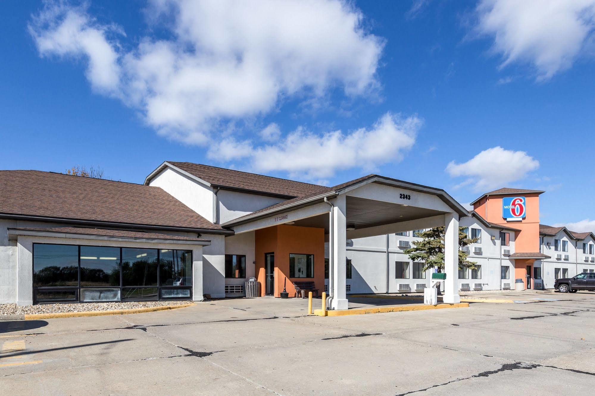 Motel 6-Waterloo, Ia Exteriör bild