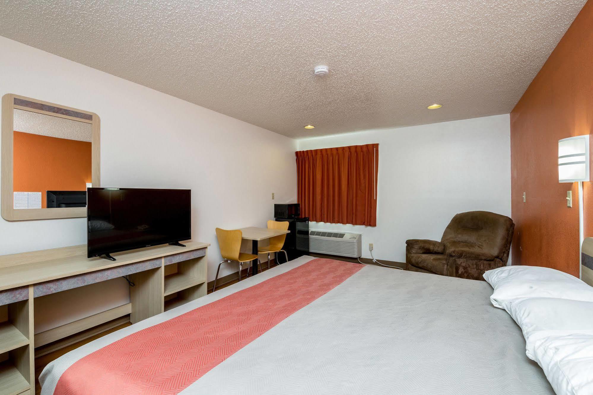 Motel 6-Waterloo, Ia Exteriör bild