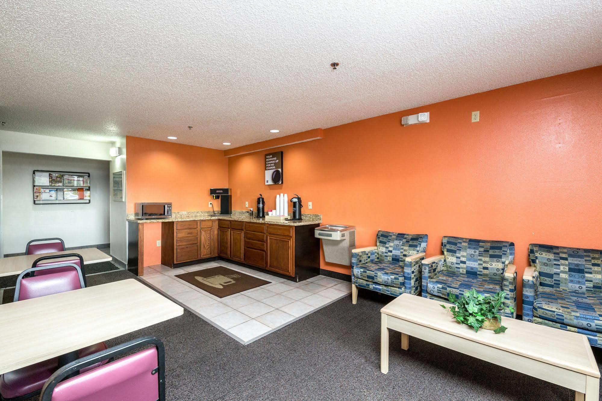 Motel 6-Waterloo, Ia Exteriör bild