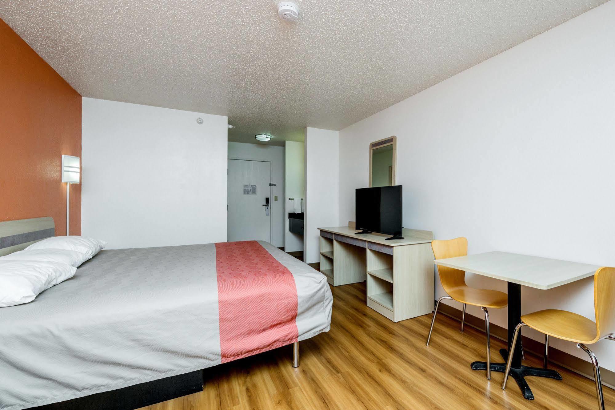Motel 6-Waterloo, Ia Exteriör bild